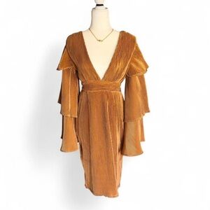 Boohoo Occasion Deep V Tiered Sleeve Dress